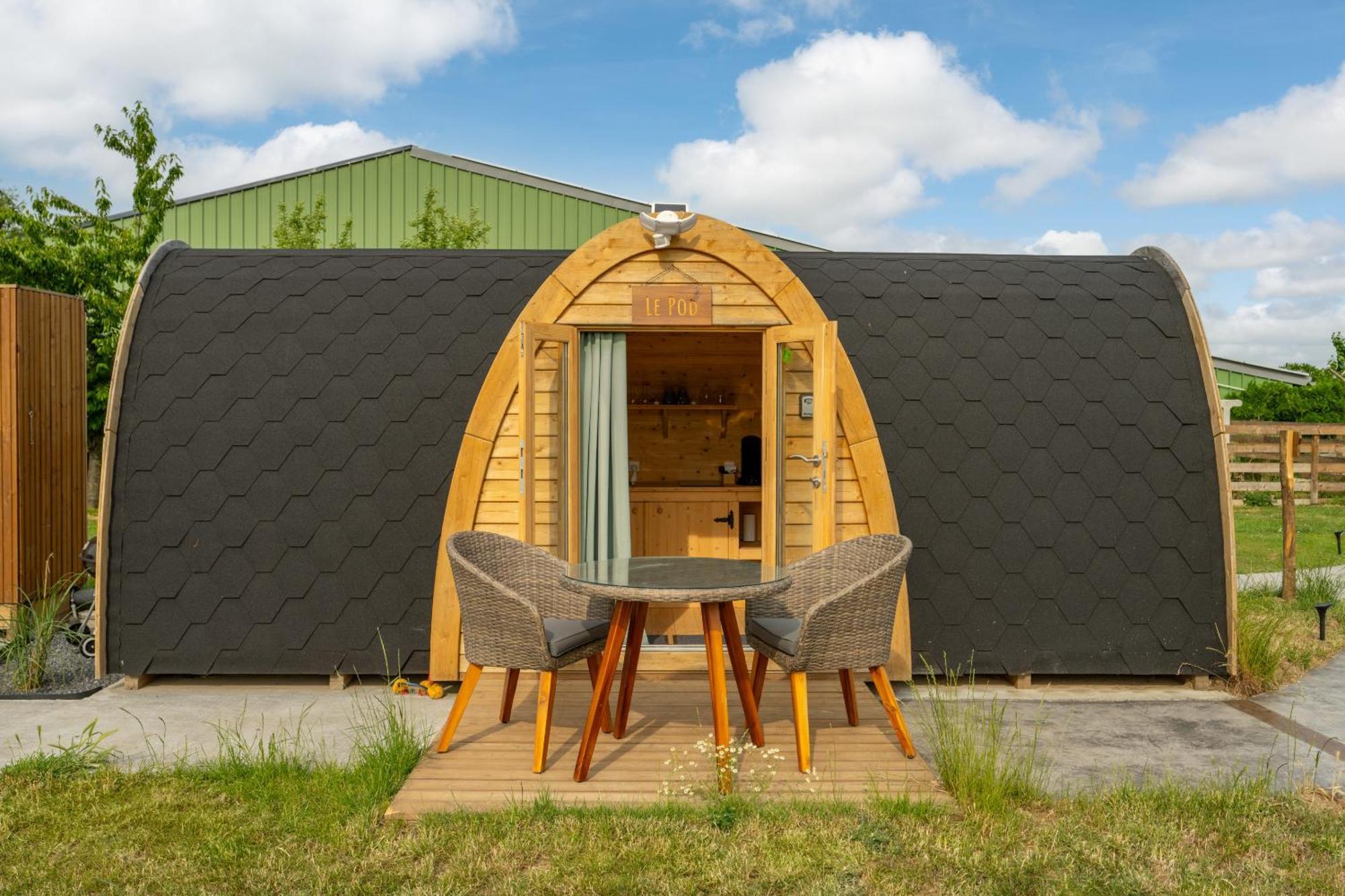Logements Insolites A La Ferme - Yourte, Kota Ou Pod Farbus Rom bilde