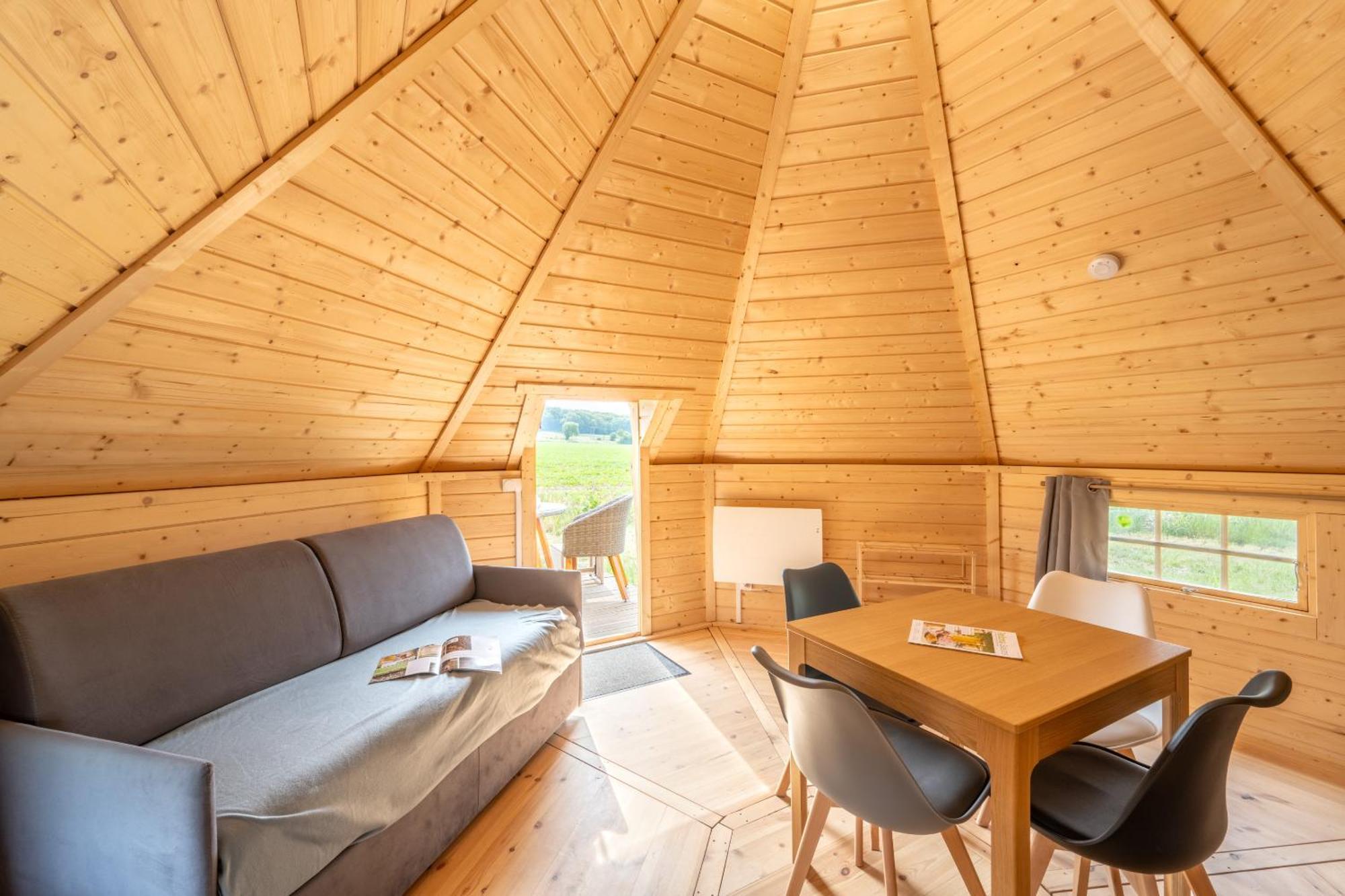 Logements Insolites A La Ferme - Yourte, Kota Ou Pod Farbus Rom bilde