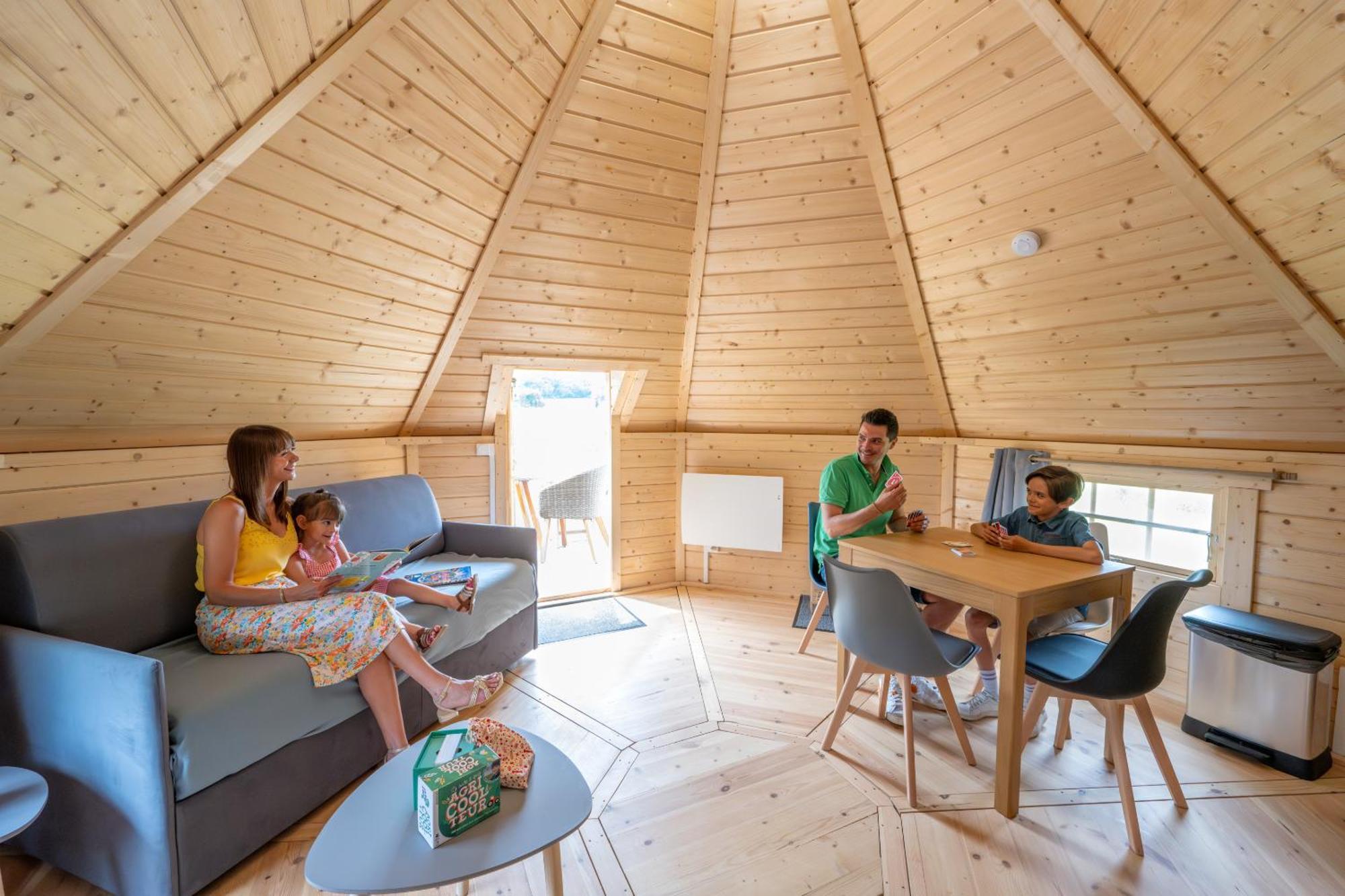 Logements Insolites A La Ferme - Yourte, Kota Ou Pod Farbus Rom bilde
