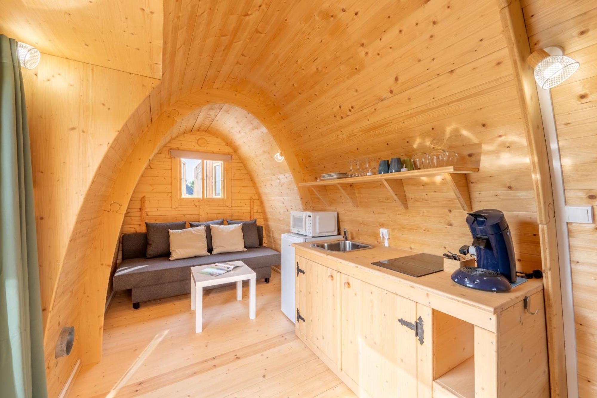 Logements Insolites A La Ferme - Yourte, Kota Ou Pod Farbus Rom bilde