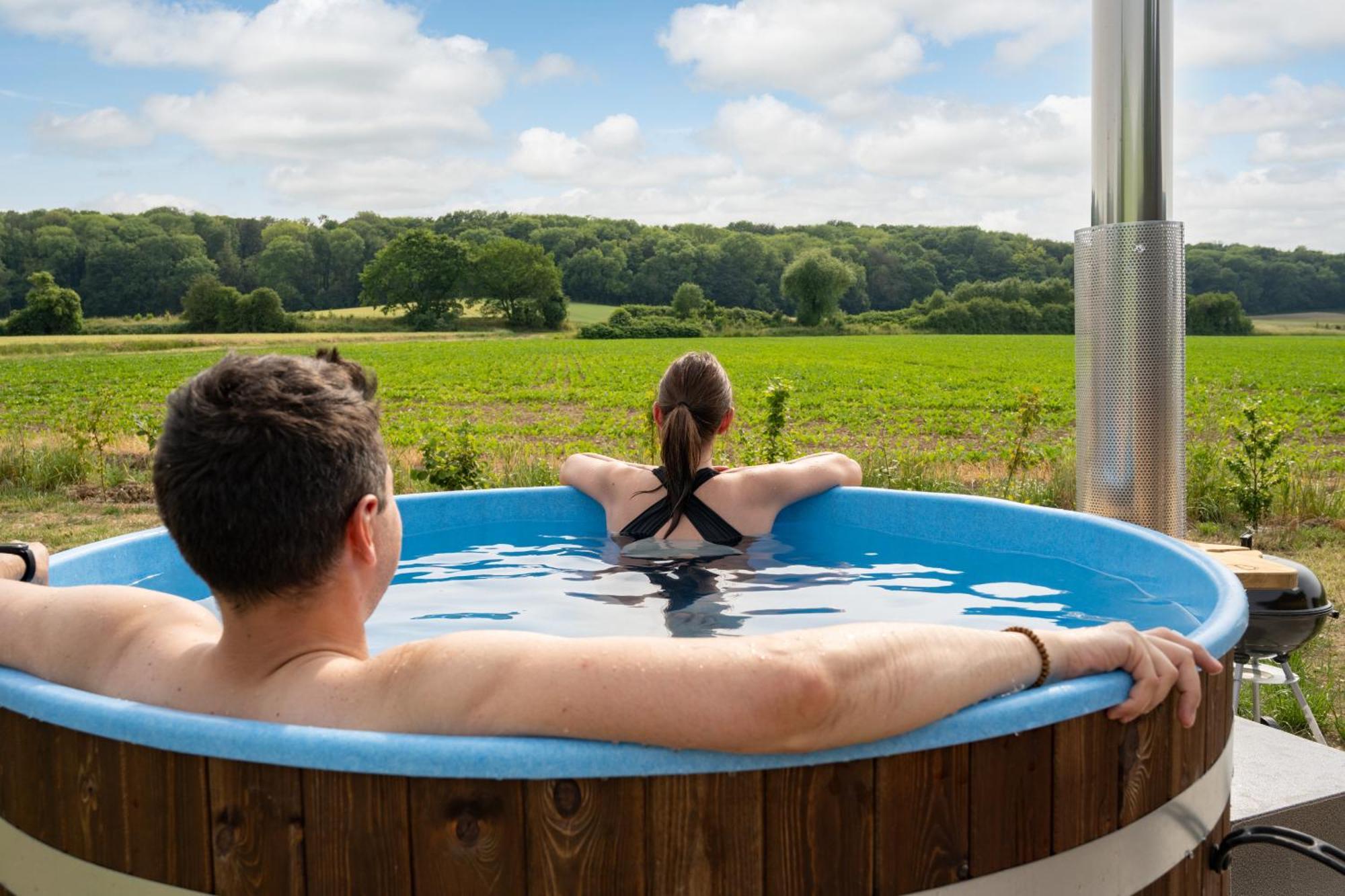 Logements Insolites A La Ferme - Yourte, Kota Ou Pod Farbus Rom bilde